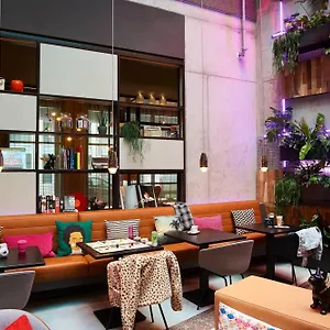 Ξενοδοχείο Moxy Brussels Center, Ιξέλ